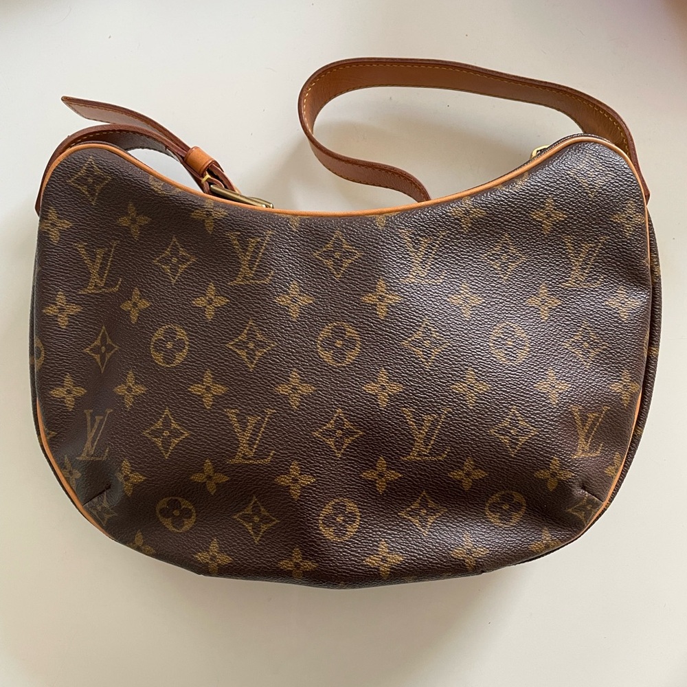 ***SOLD*** 
Louis Vuitton Croissant MM Vintage